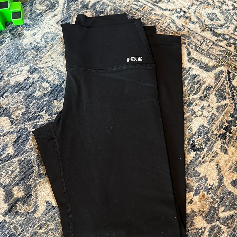 Women’s Victoria Secret work out leggings.